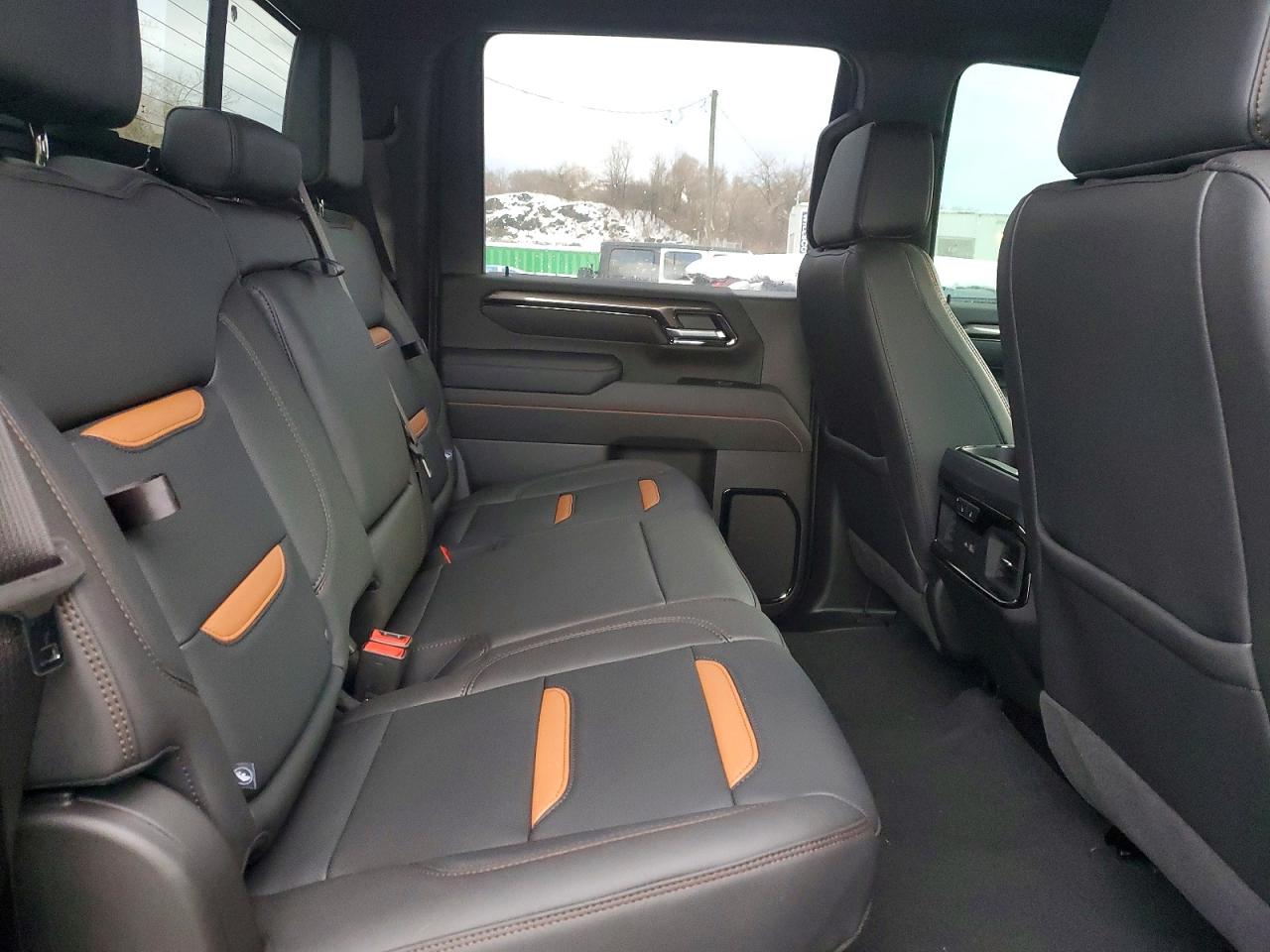 2025 GMC SIERRA K2500 AT4 photo 10
