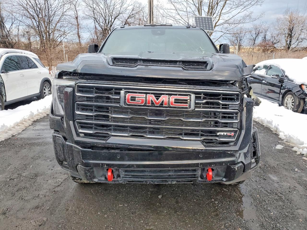 2025 GMC SIERRA K2500 AT4 photo 5