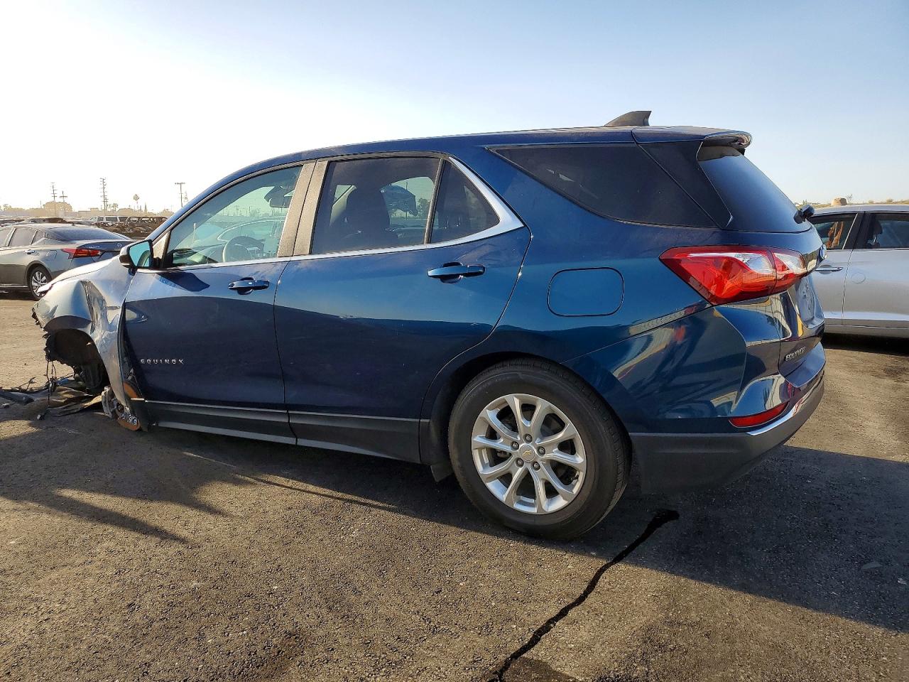 2021 CHEVROLET EQUINOX LT photo 2