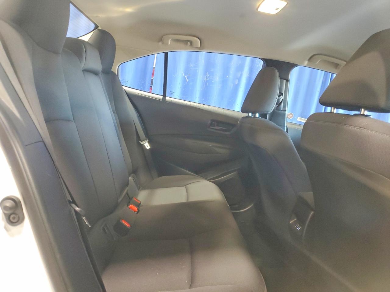 2025 TOYOTA COROLLA LE photo 19