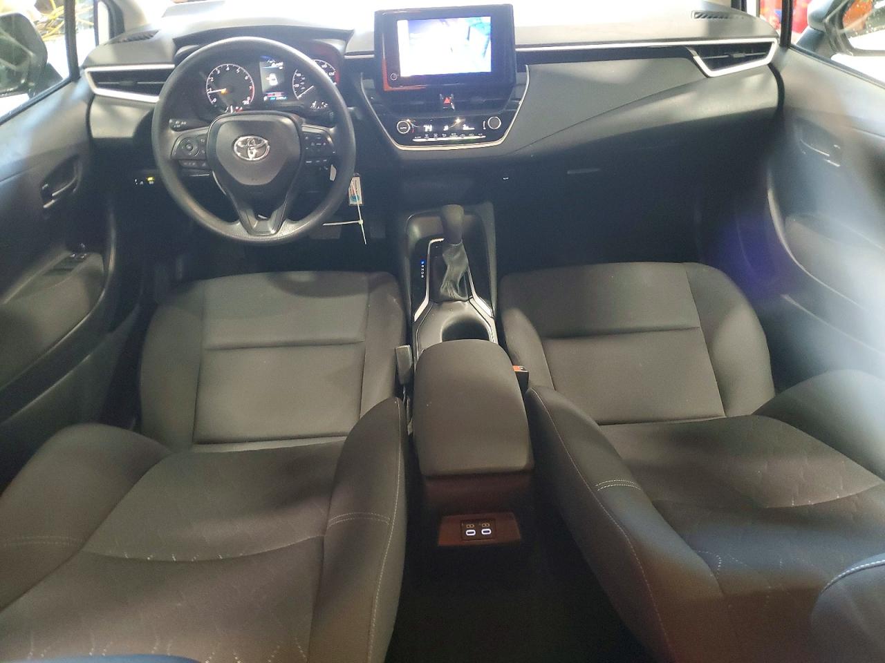 2025 TOYOTA COROLLA LE photo 15