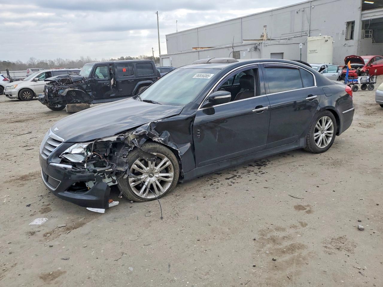 2013 HYUNDAI GENESIS