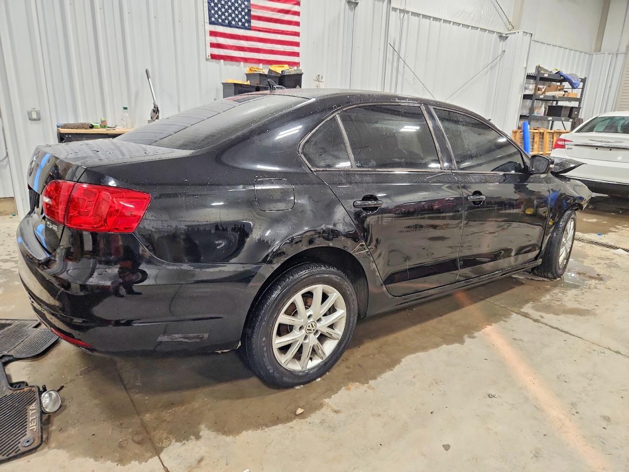 2012 VOLKSWAGEN JETTA SE photo 3