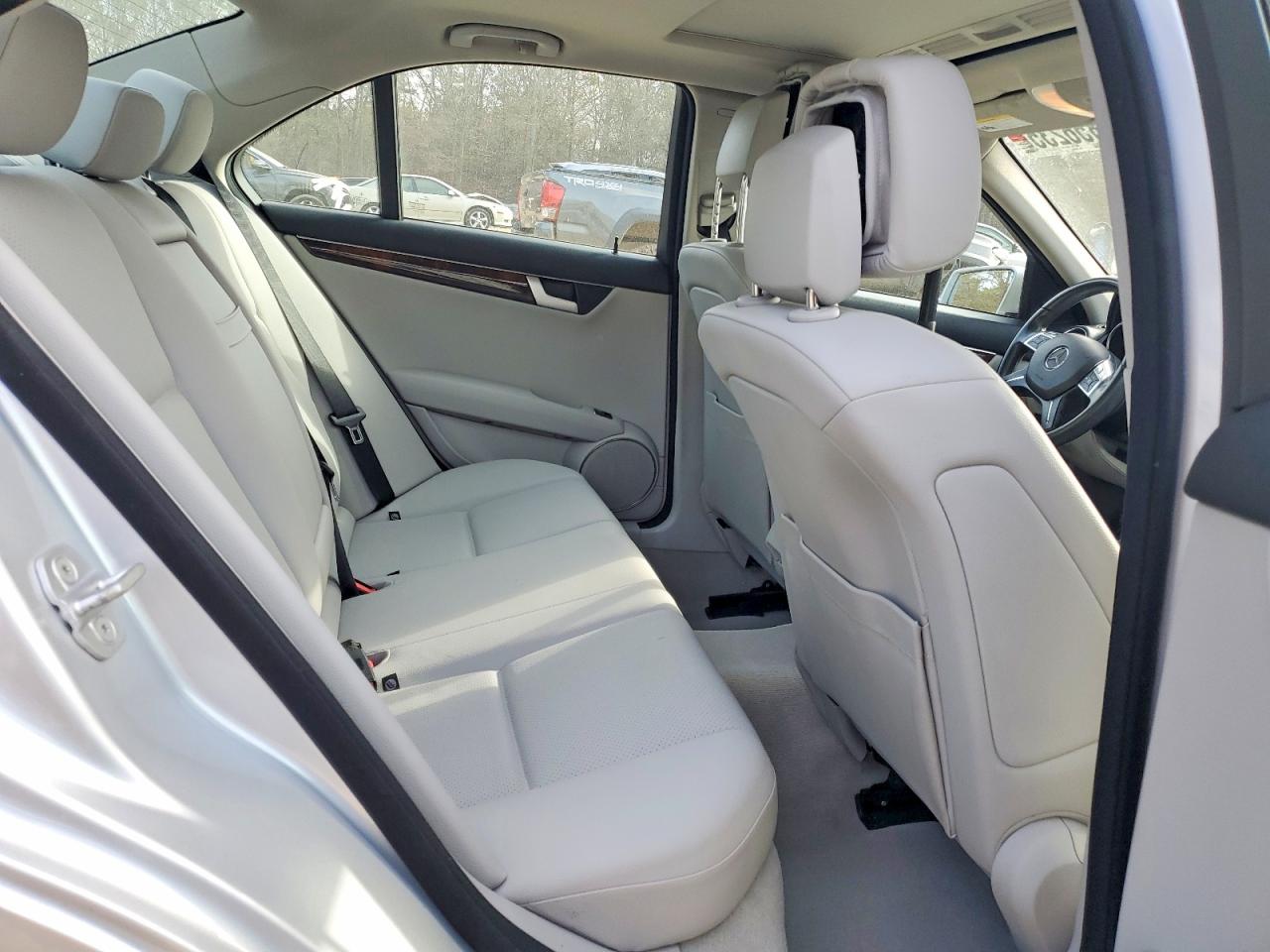 2013 MERCEDES-BENZ C 250 photo 10