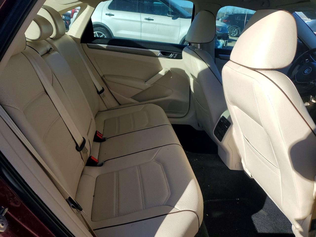 2017 VOLKSWAGEN PASSAT SE photo 10