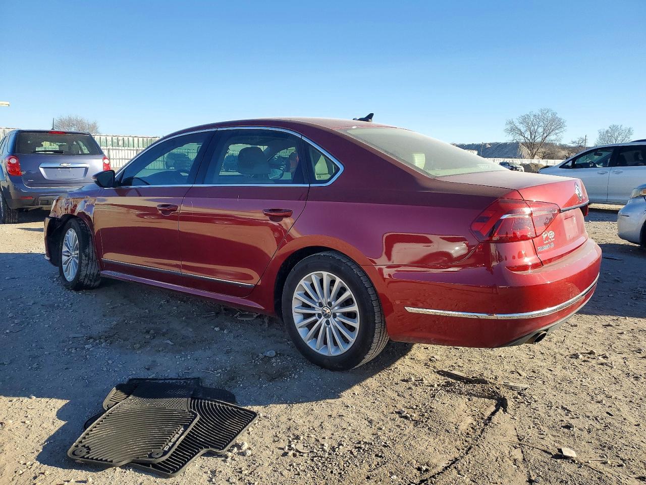 2017 VOLKSWAGEN PASSAT SE photo 2