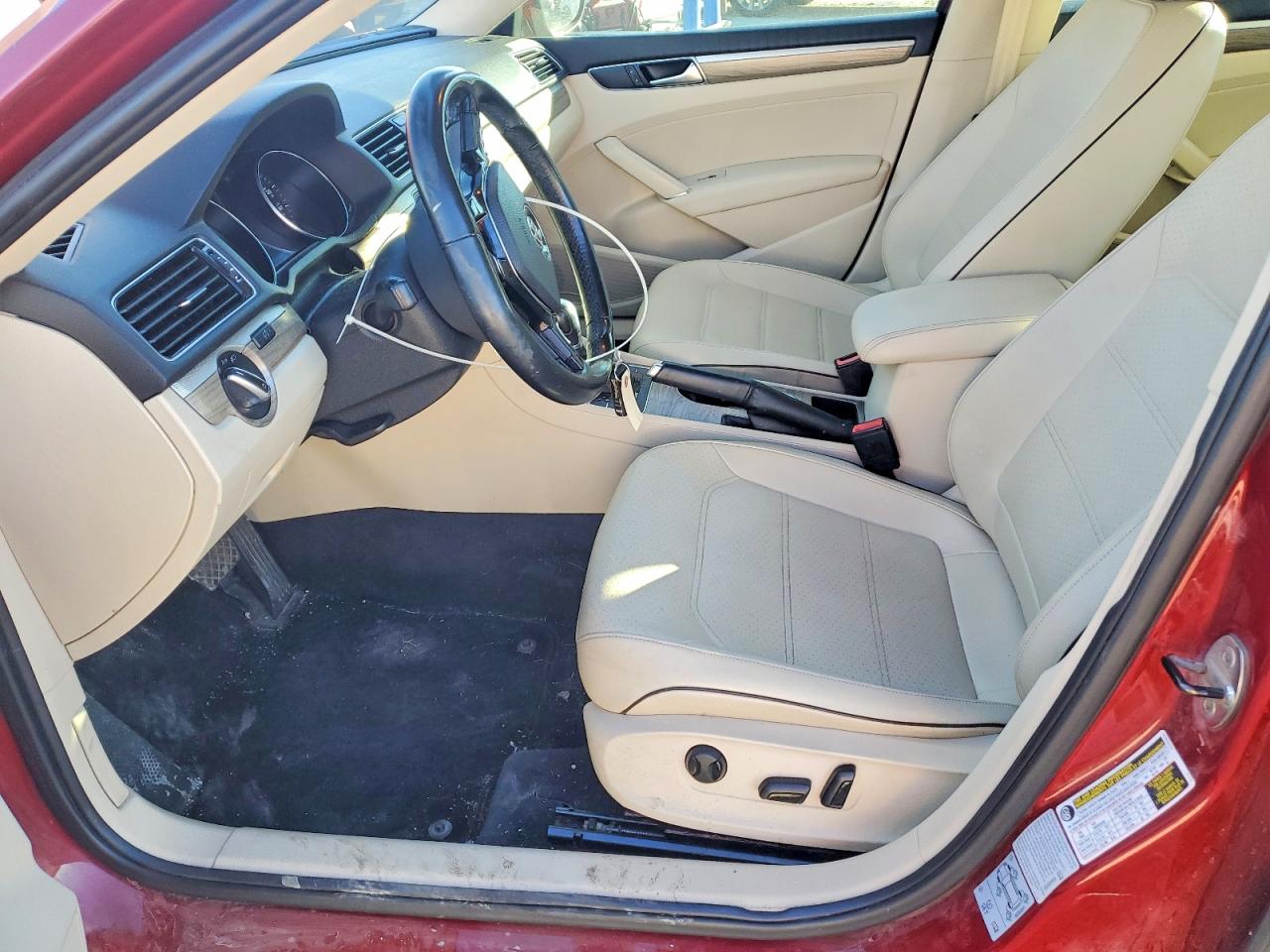 2017 VOLKSWAGEN PASSAT SE photo 7