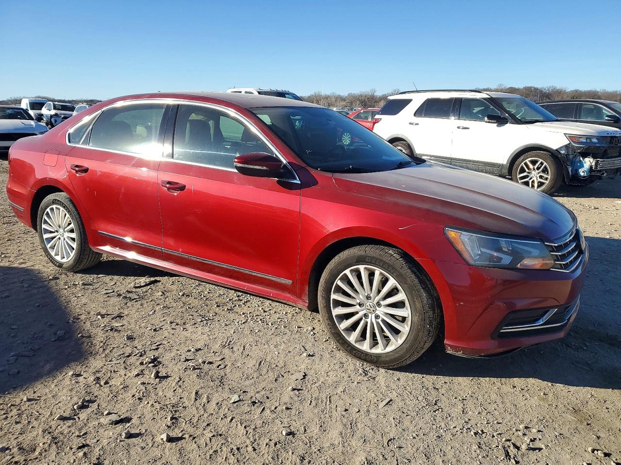 2017 VOLKSWAGEN PASSAT SE photo 4
