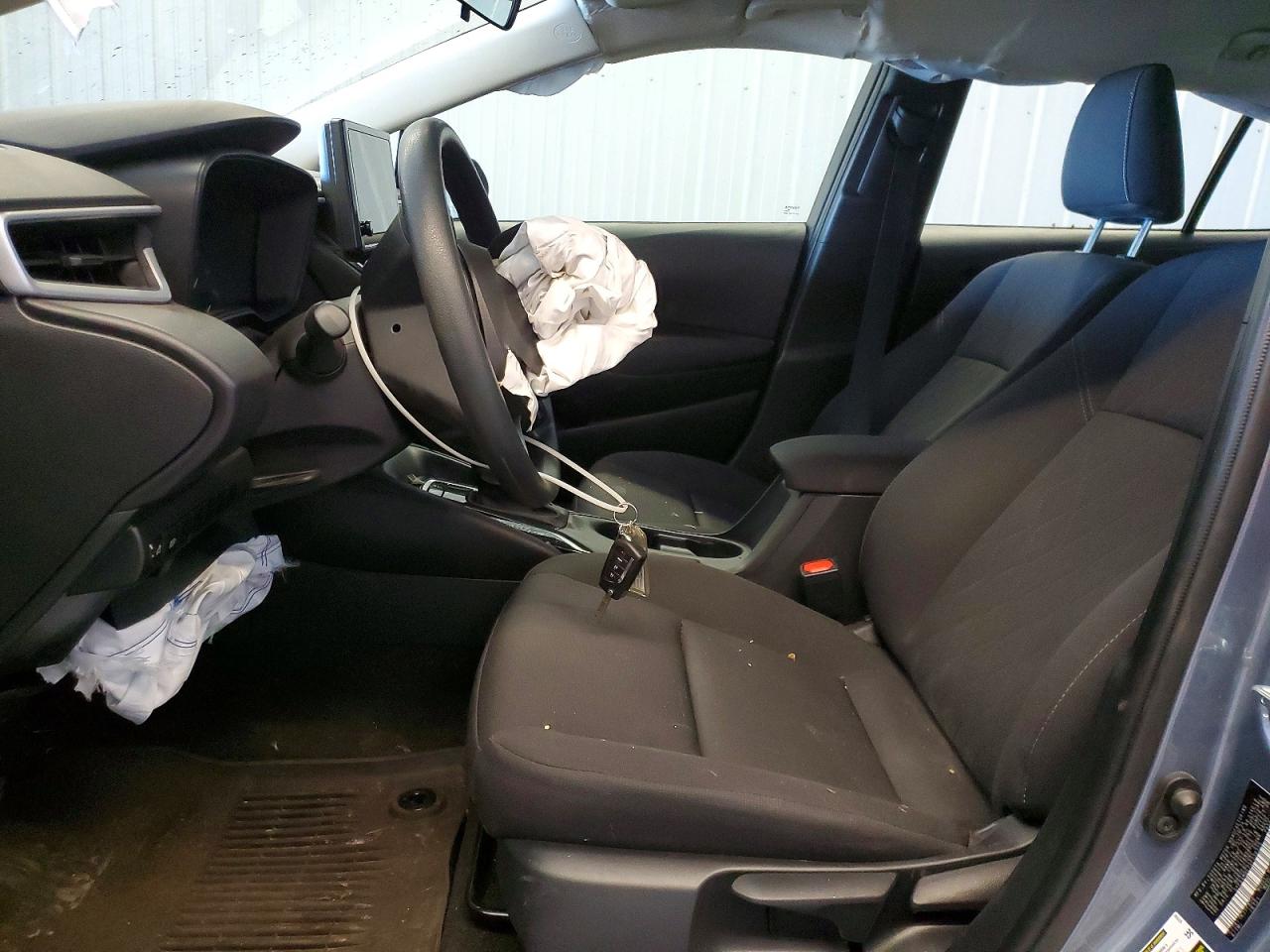 2025 TOYOTA COROLLA LE photo 7