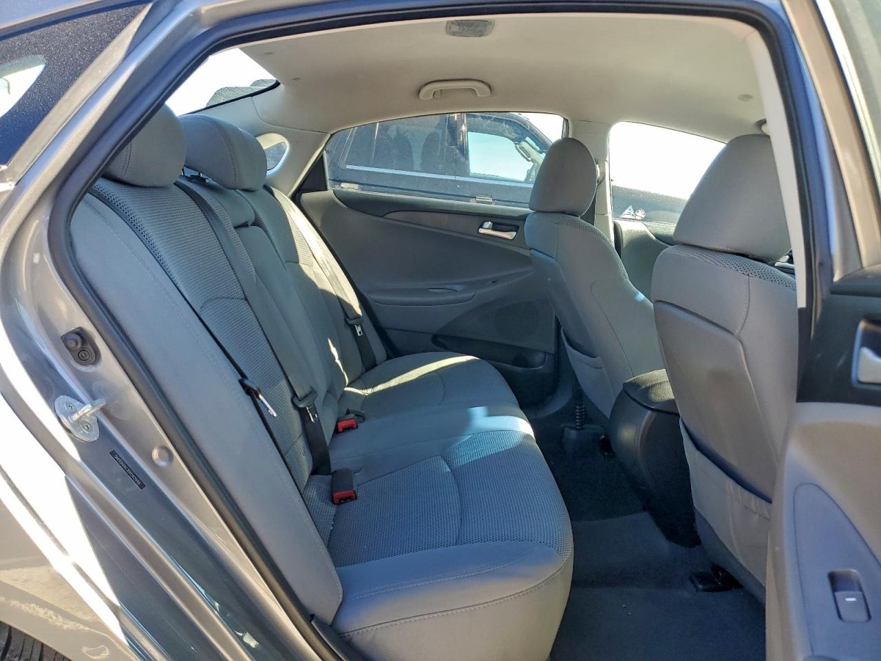 2013 HYUNDAI SONATA GLS photo 10