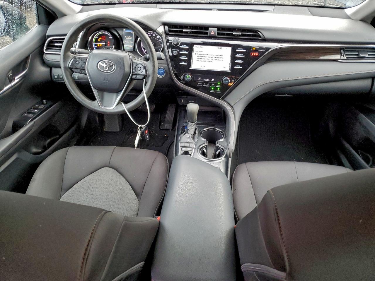 2019 TOYOTA CAMRY LE photo 8