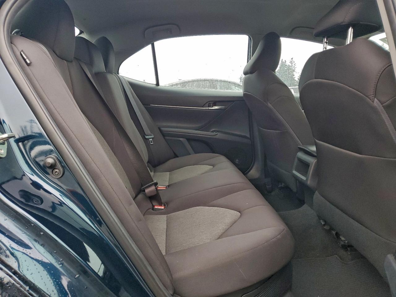 2019 TOYOTA CAMRY LE photo 10
