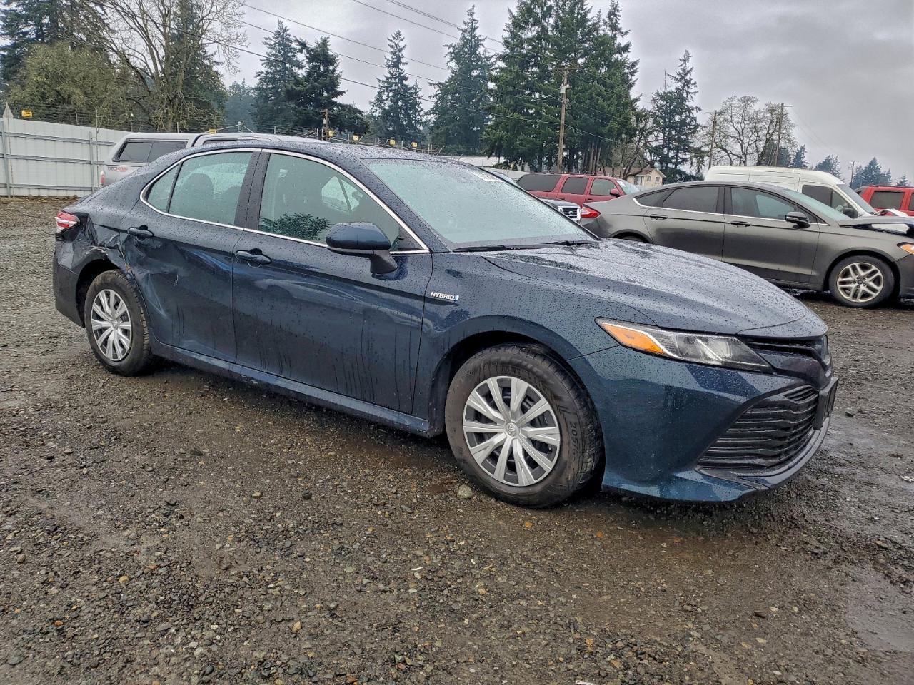 2019 TOYOTA CAMRY LE photo 4
