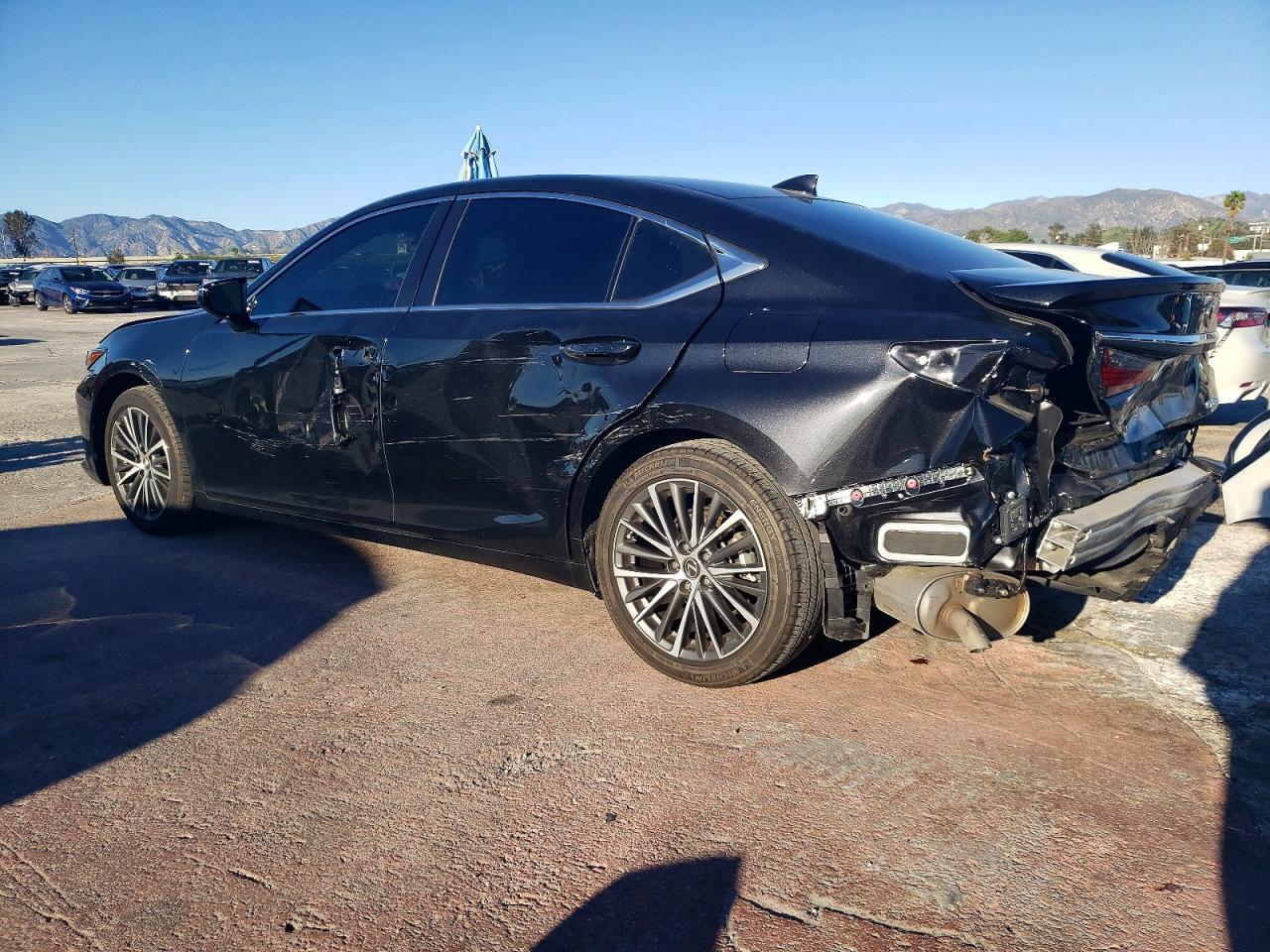 2025 LEXUS ES 300H BASE photo 2