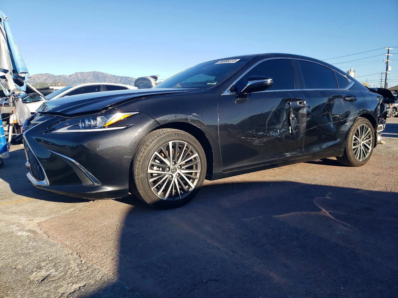 2025 LEXUS ES