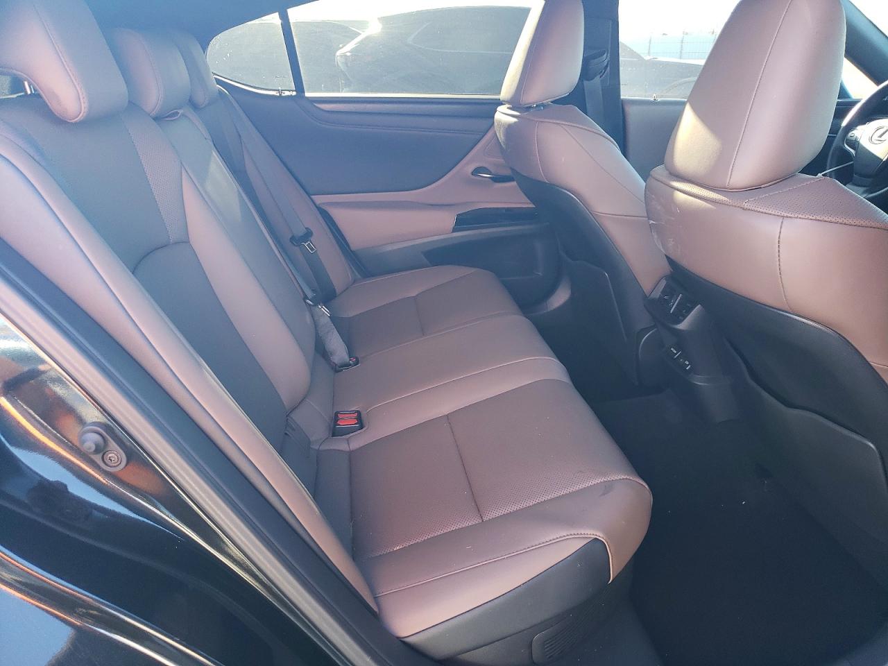 2025 LEXUS ES 300H BASE photo 10