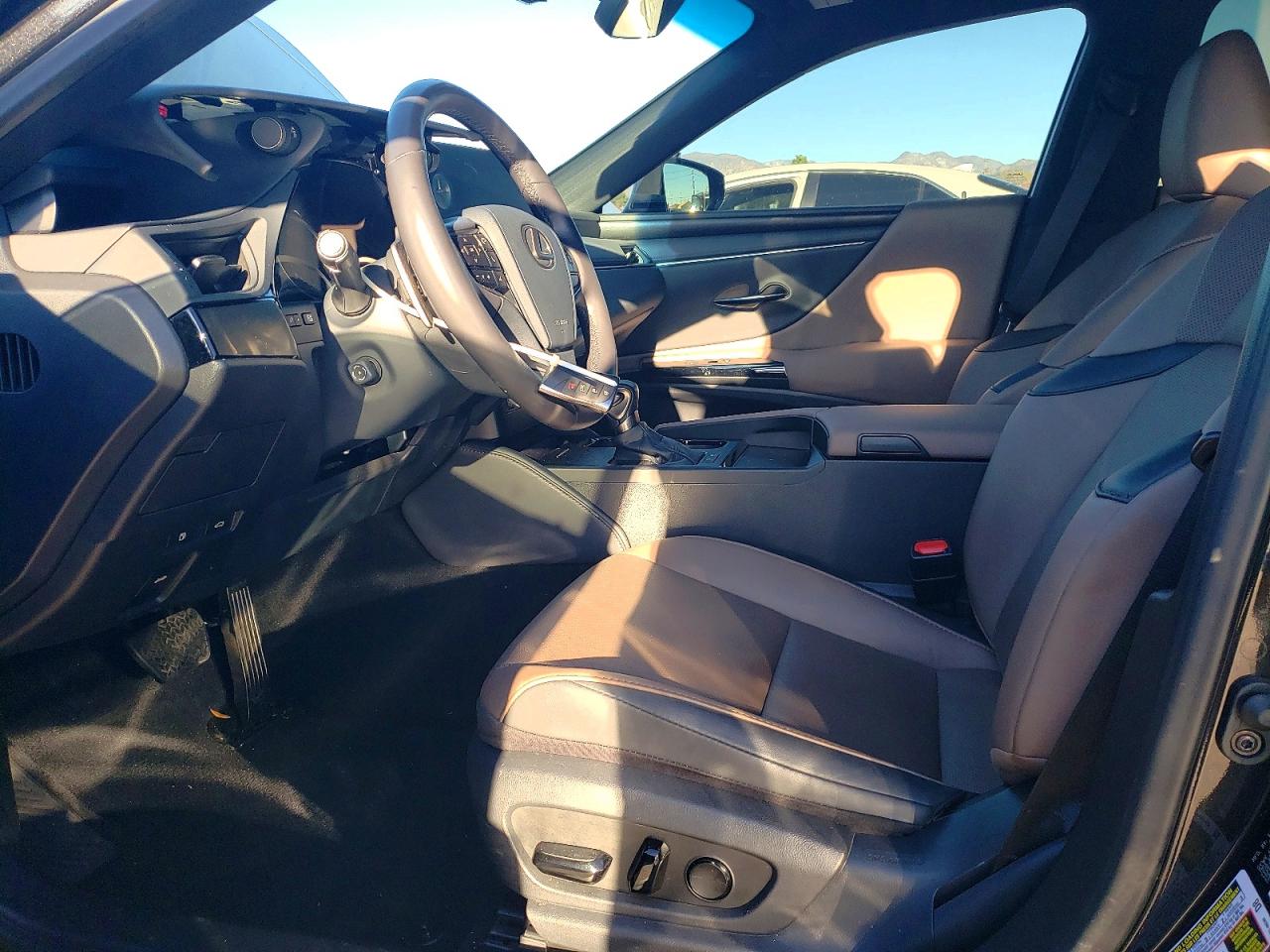 2025 LEXUS ES 300H BASE photo 7