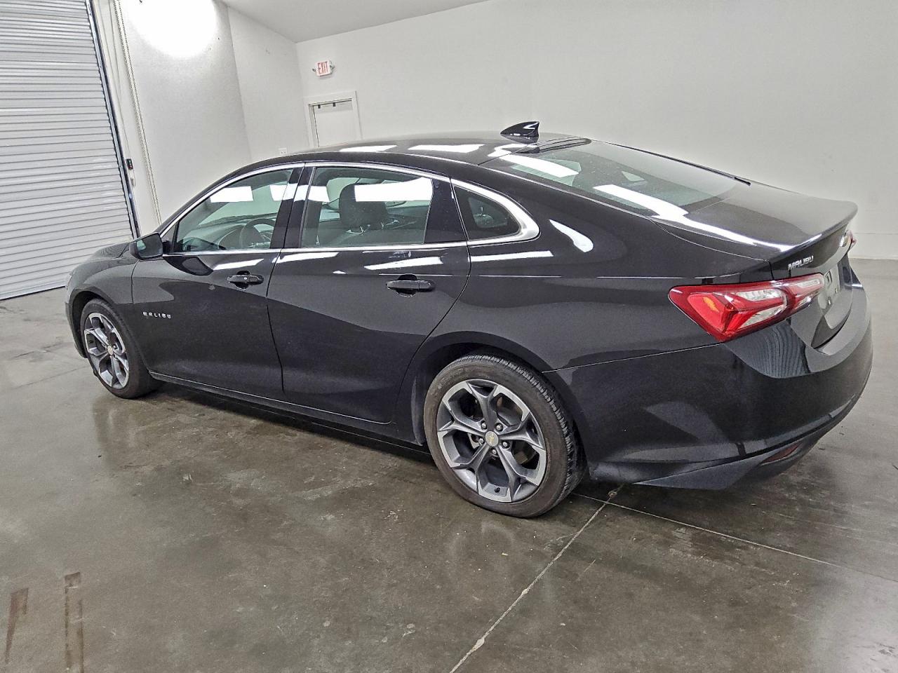 2022 CHEVROLET MALIBU LT photo 2