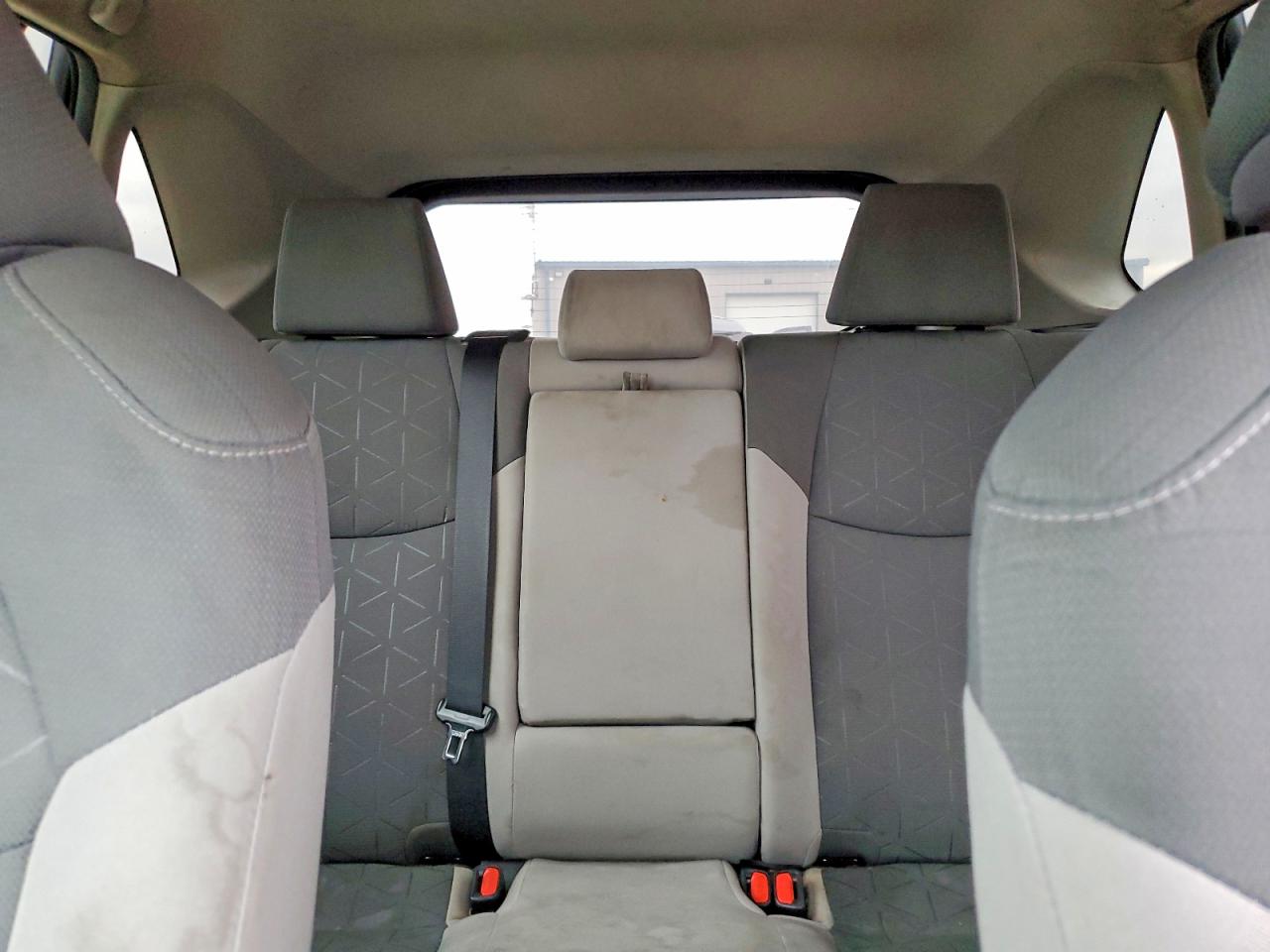 2021 TOYOTA RAV4 XLE photo 10