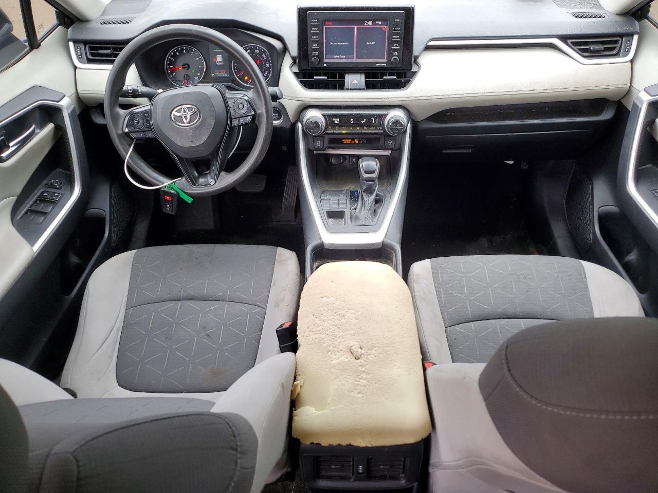 2021 TOYOTA RAV4 XLE photo 8