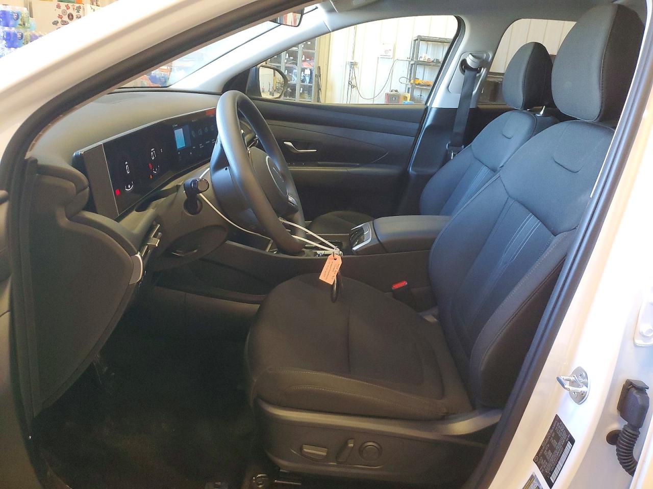 2026 HYUNDAI TUCSON SEL photo 7