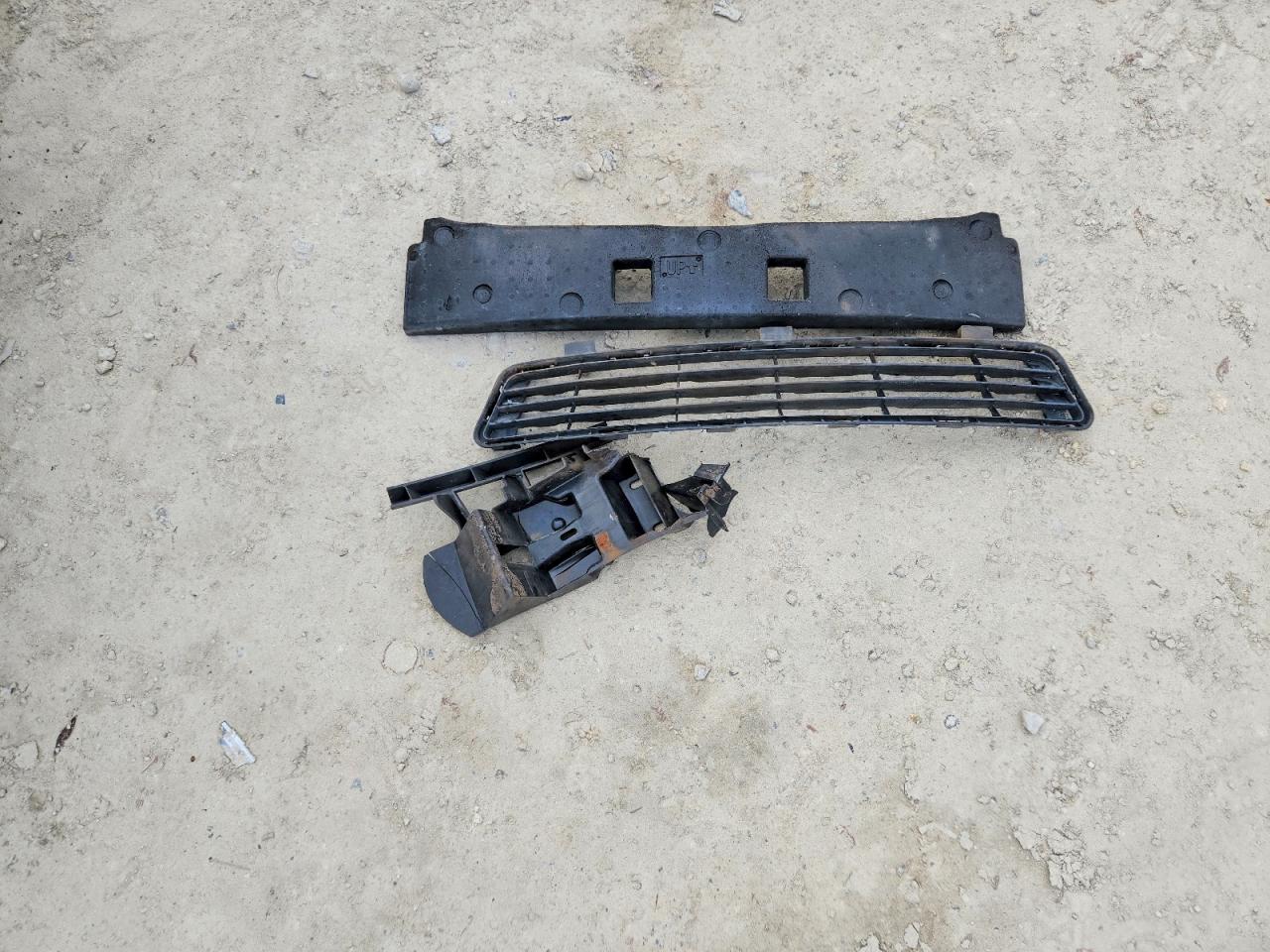 2011 TOYOTA CAMRY BASE photo 12