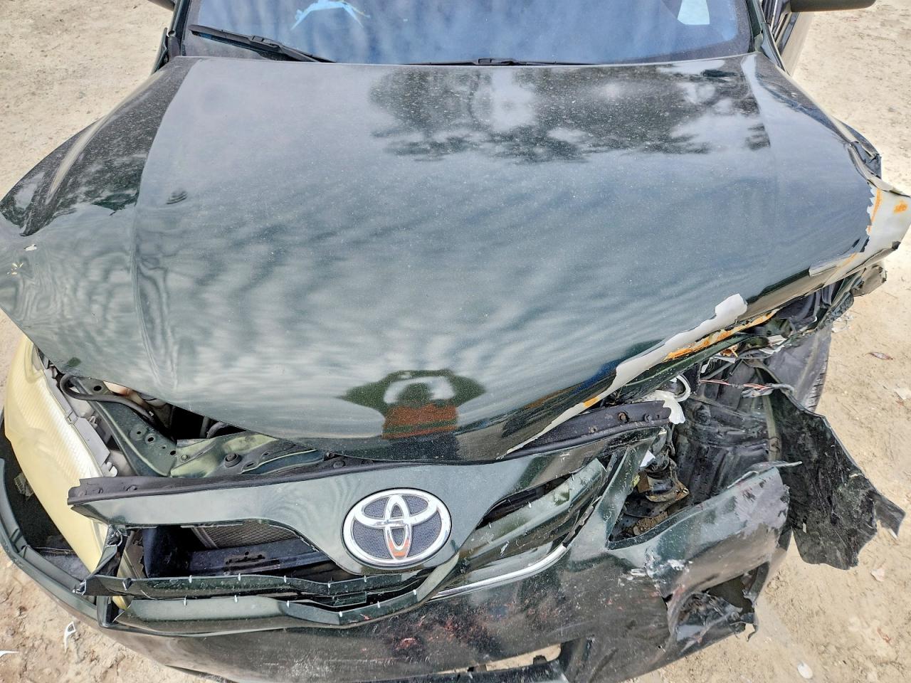 2011 TOYOTA CAMRY BASE photo 11