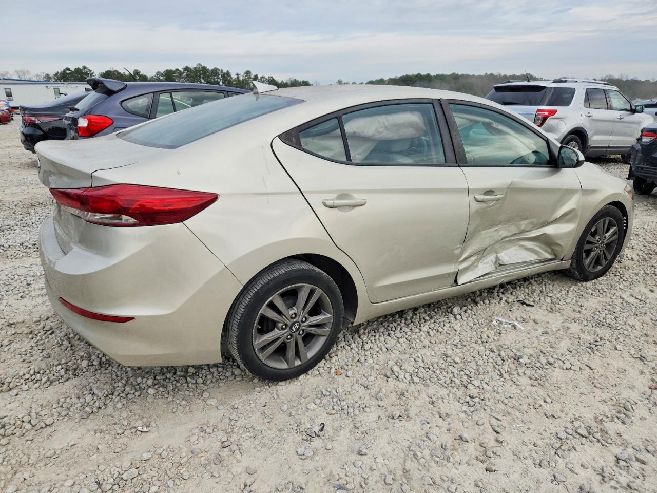 2017 HYUNDAI ELANTRA SE photo 3
