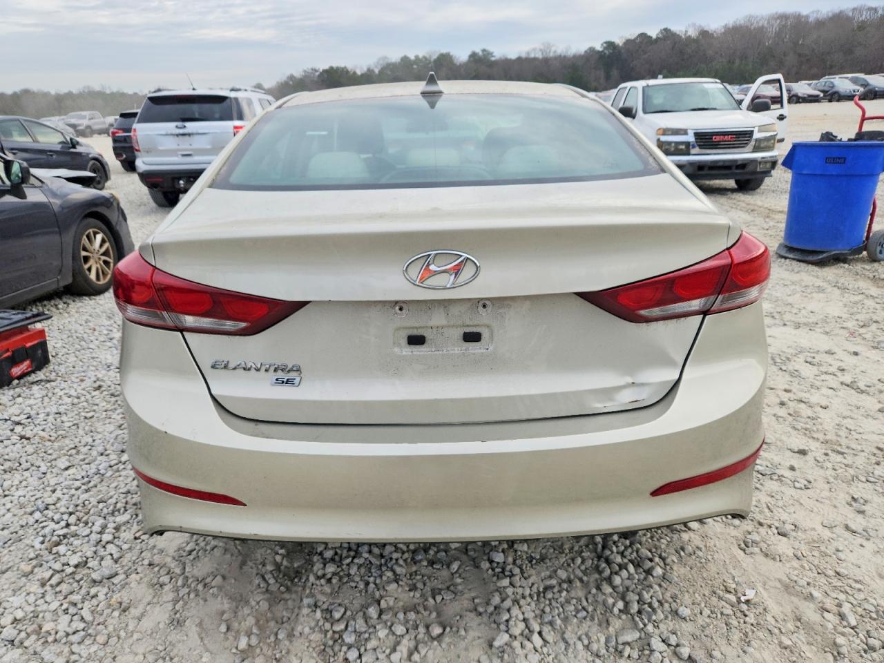 2017 HYUNDAI ELANTRA SE photo 6