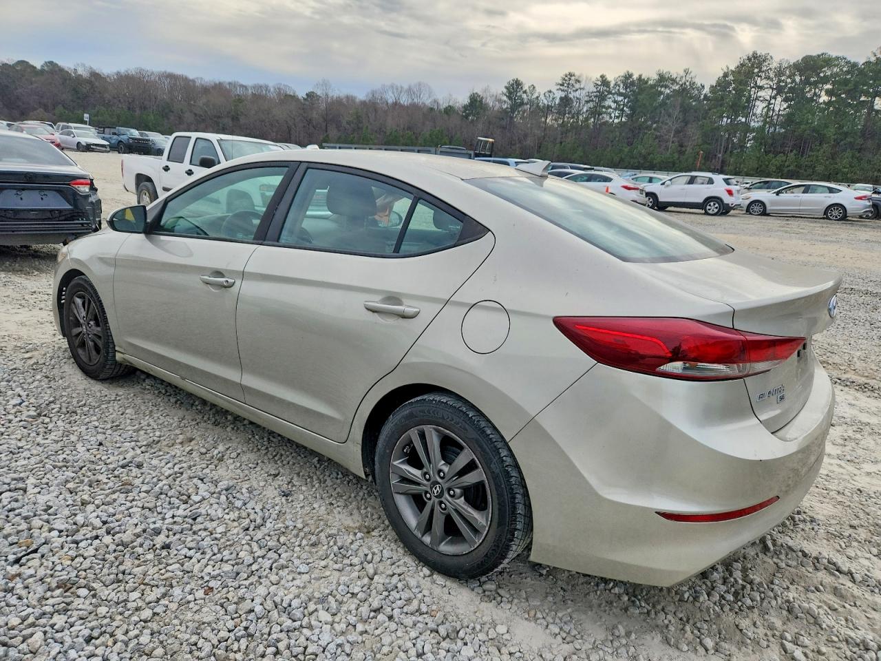2017 HYUNDAI ELANTRA SE photo 2