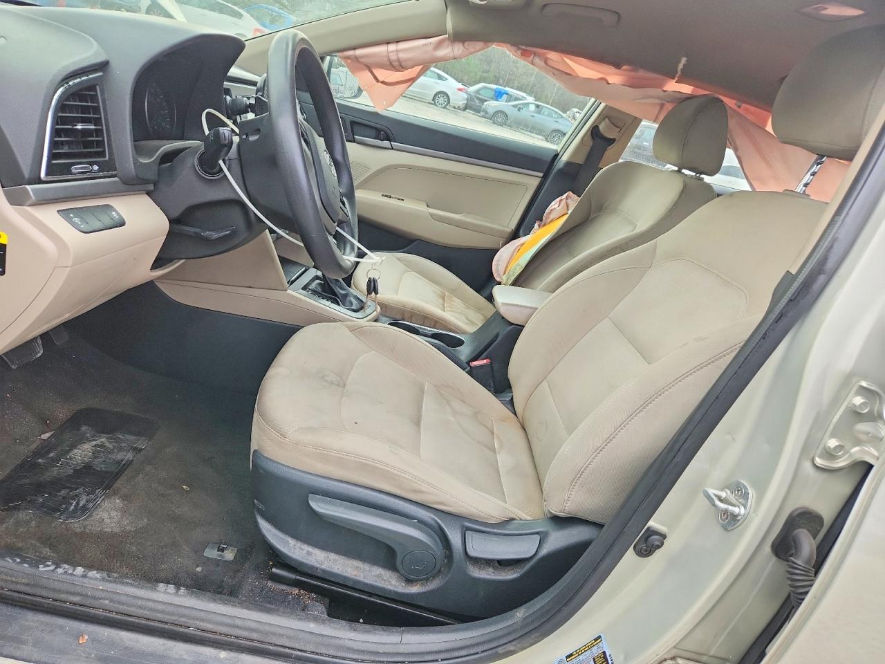 2017 HYUNDAI ELANTRA SE photo 7