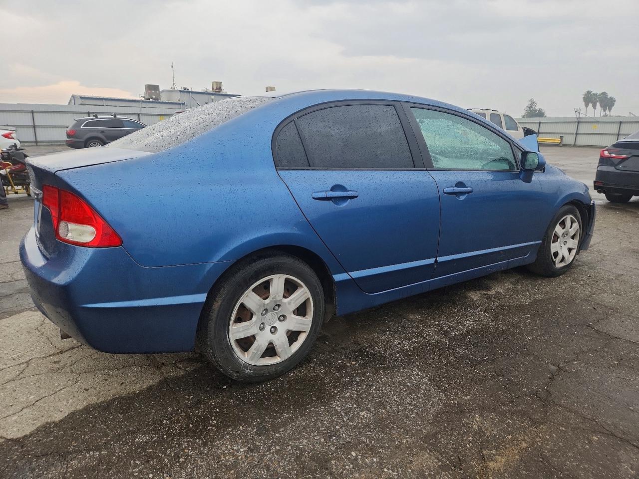 2010 HONDA CIVIC LX photo 3