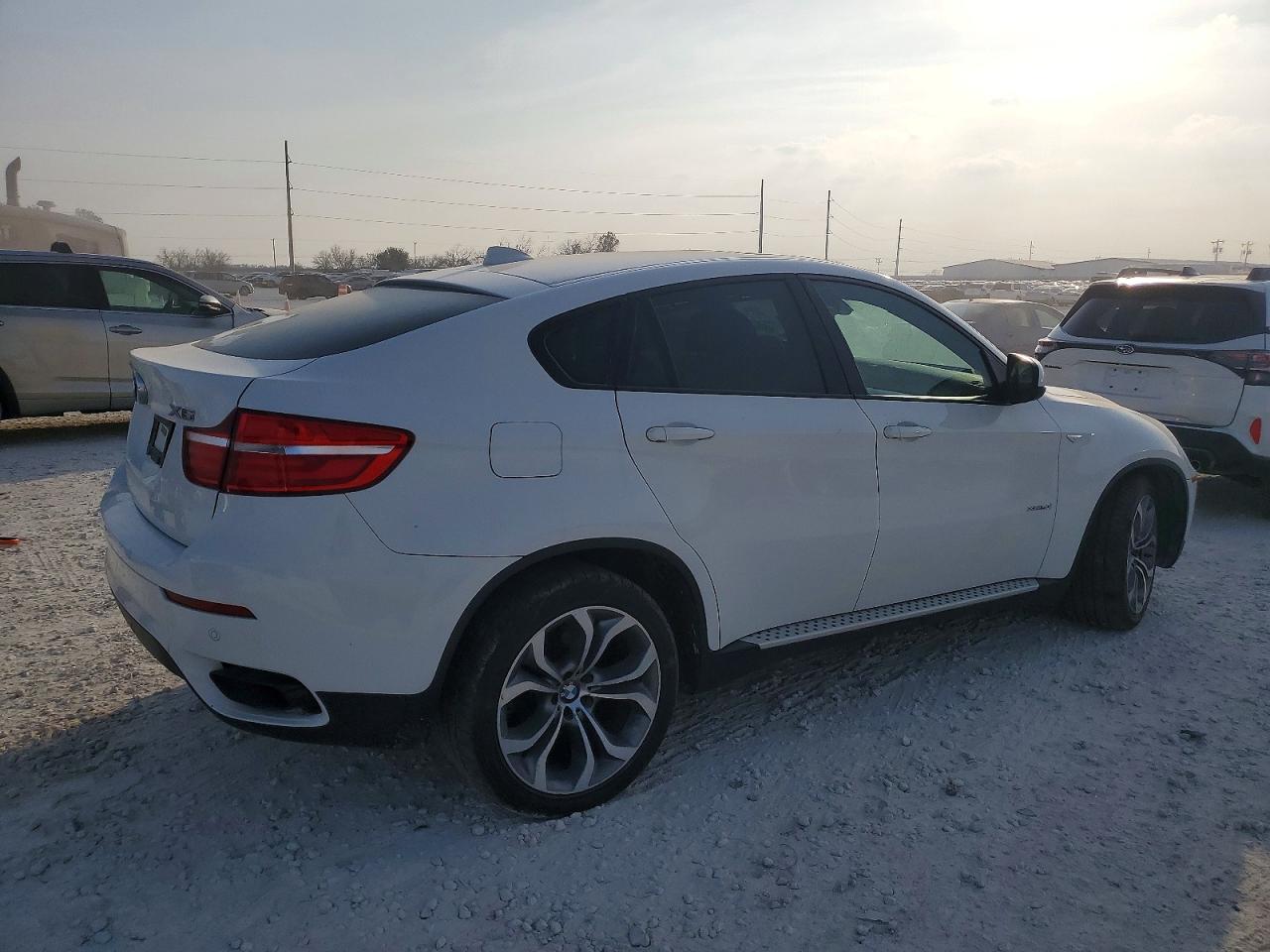 2014 BMW X6 XDRIVE50I photo 3