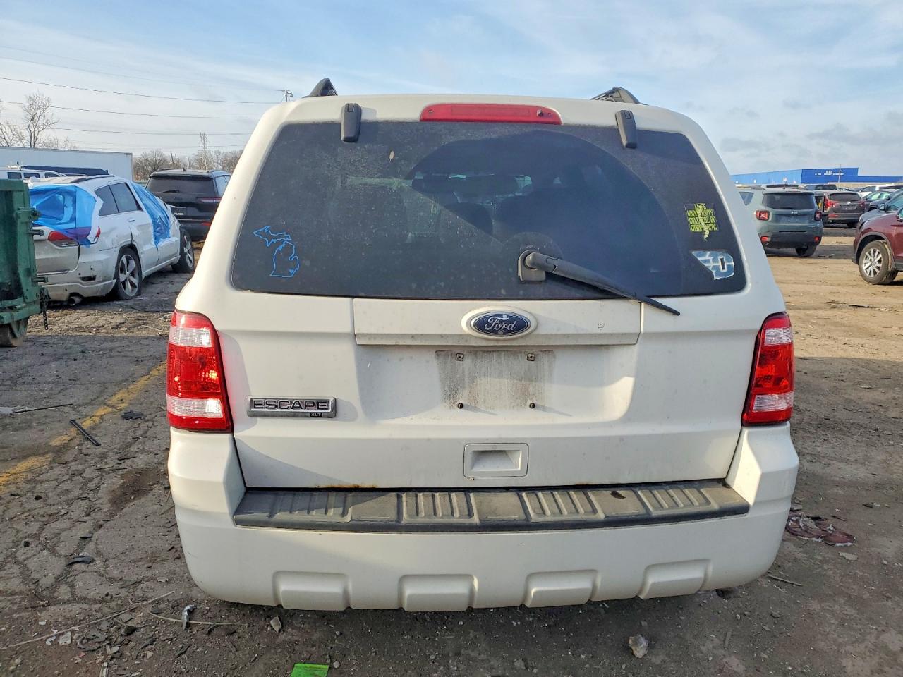 2011 FORD ESCAPE XLT photo 11