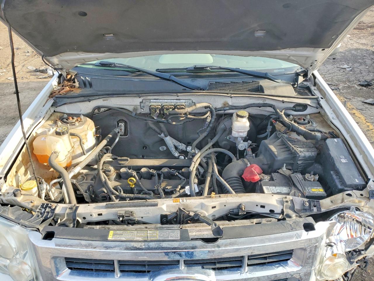 2011 FORD ESCAPE XLT photo 23