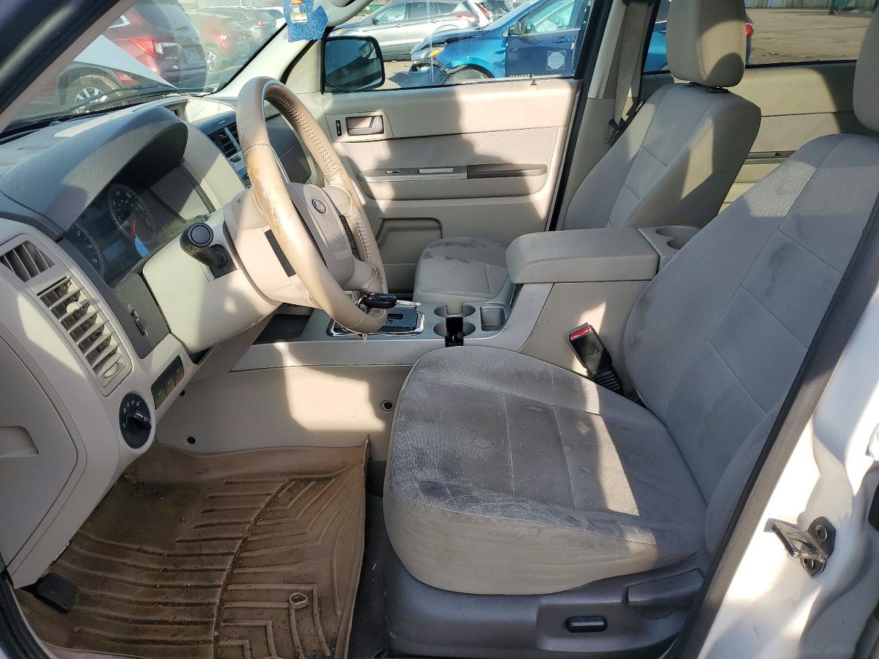 2011 FORD ESCAPE XLT photo 13