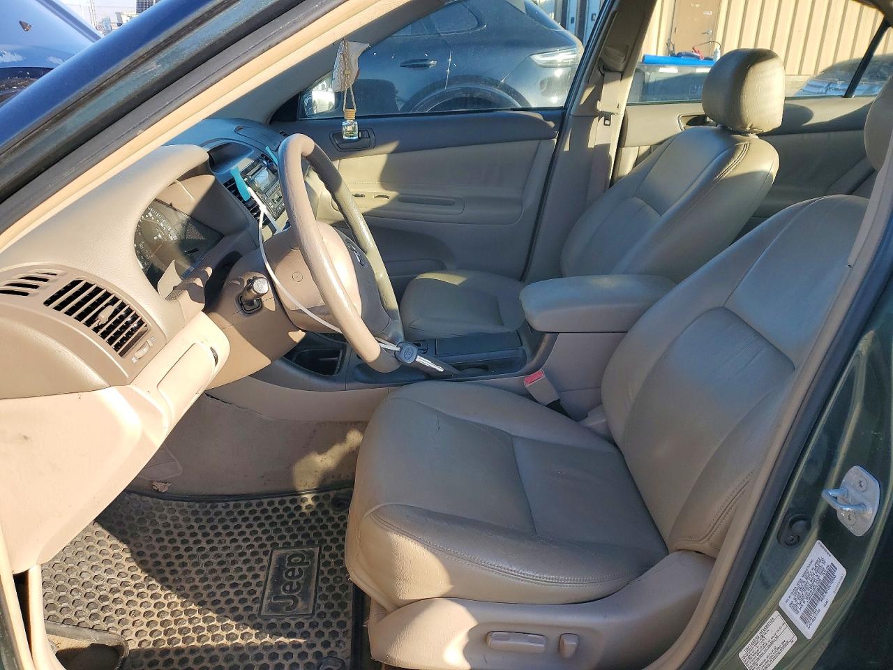 2002 TOYOTA CAMRY LE photo 7