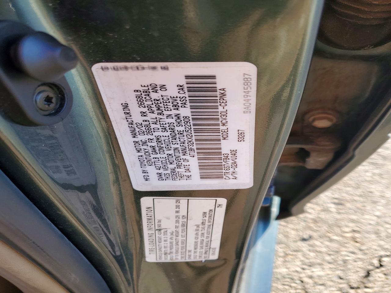2002 TOYOTA CAMRY LE photo 12