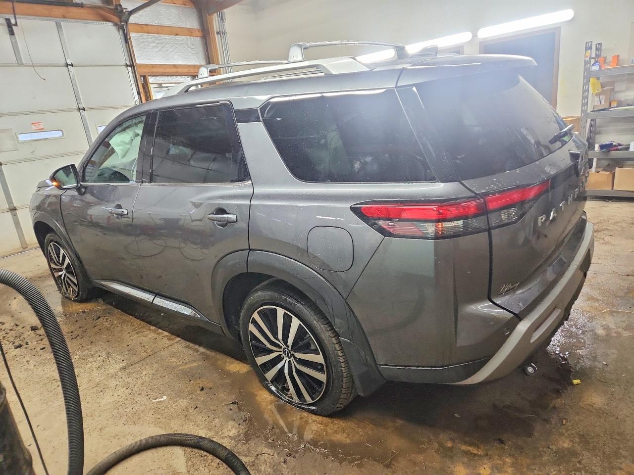 2023 NISSAN PATHFINDER PLATINUM photo 4