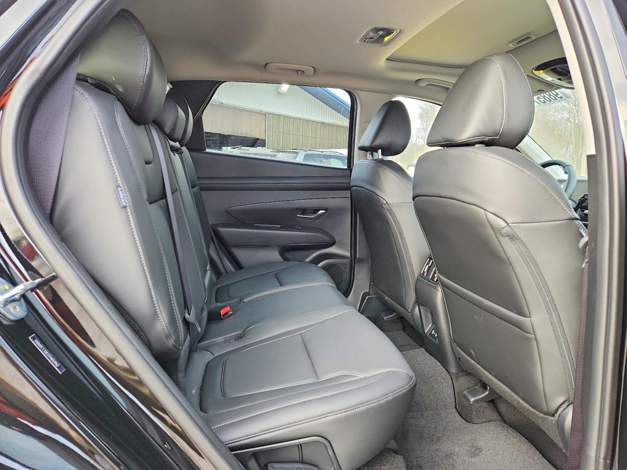 2026 HYUNDAI TUCSON SEL PREMIUM photo 31