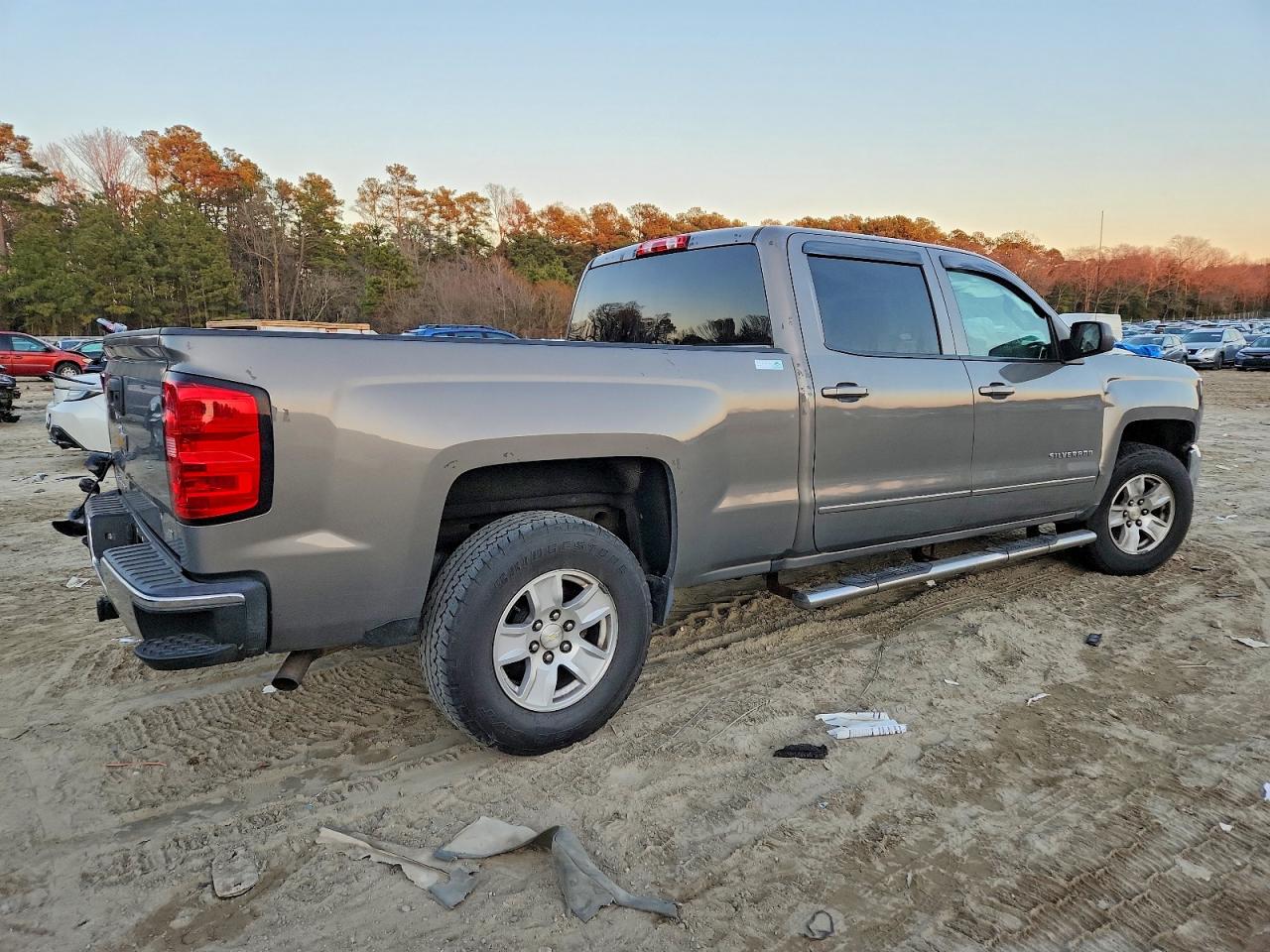 2017 CHEVROLET SILVERADO C1500 LT photo 3