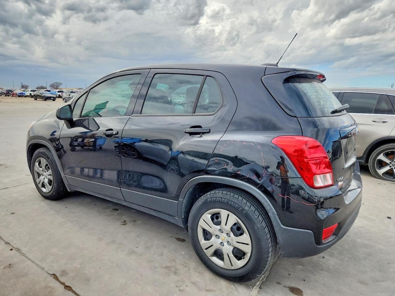 2017 CHEVROLET TRAX LS photo 2
