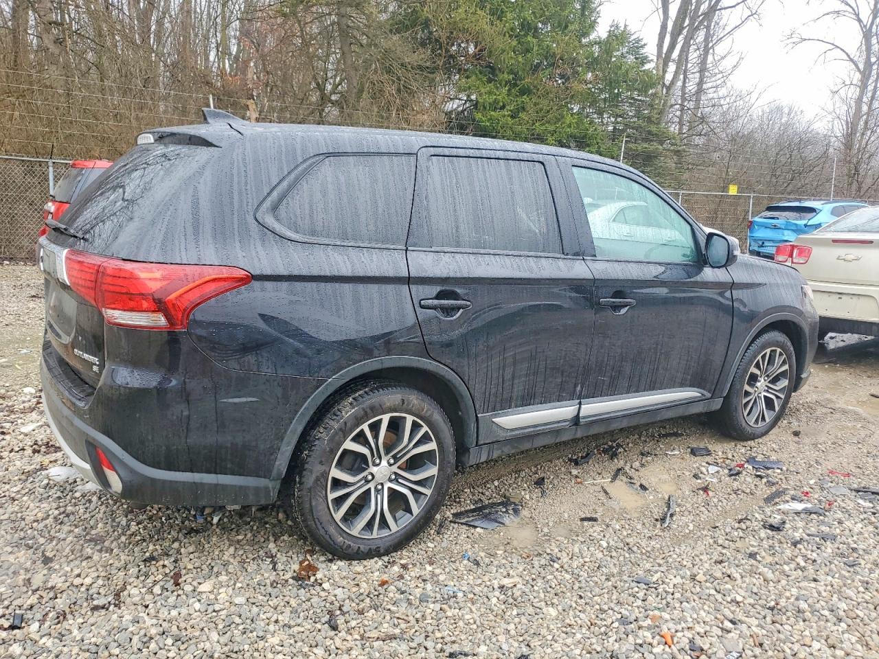 2018 MITSUBISHI OUTLANDER SE photo 3