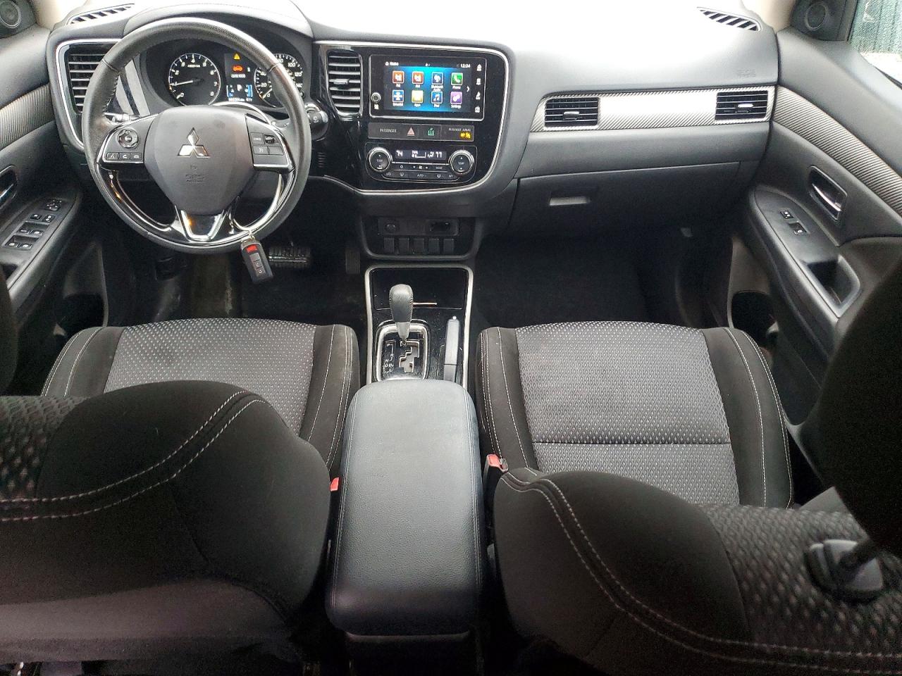 2018 MITSUBISHI OUTLANDER SE photo 8