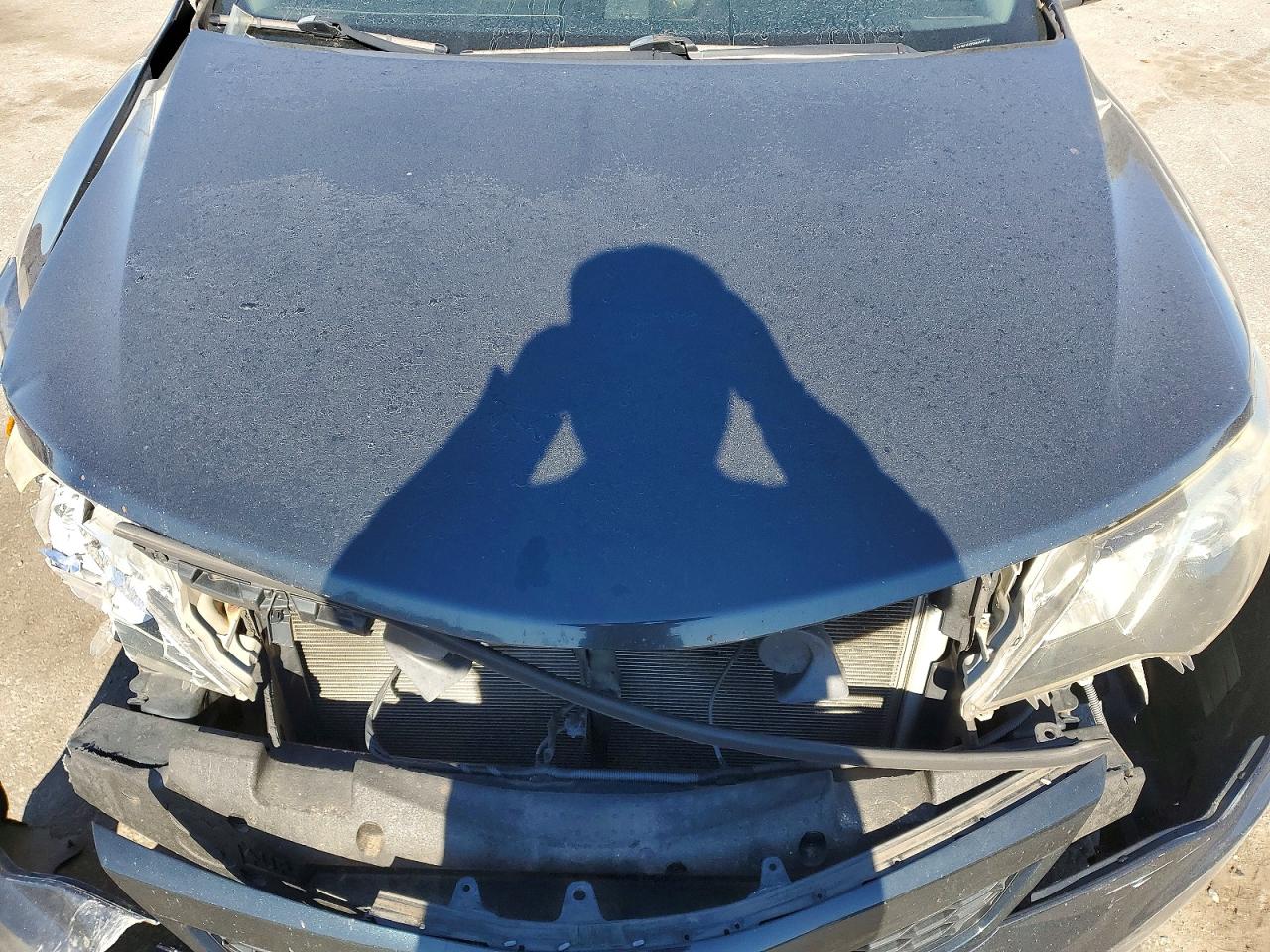 2013 TOYOTA CAMRY SE photo 21