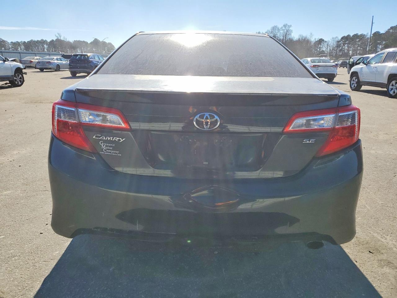 2013 TOYOTA CAMRY SE photo 11