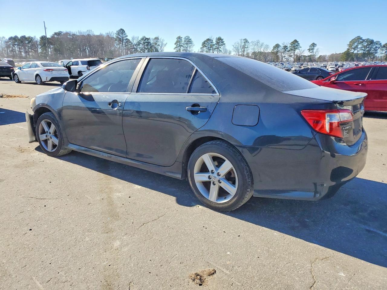 2013 TOYOTA CAMRY SE photo 3