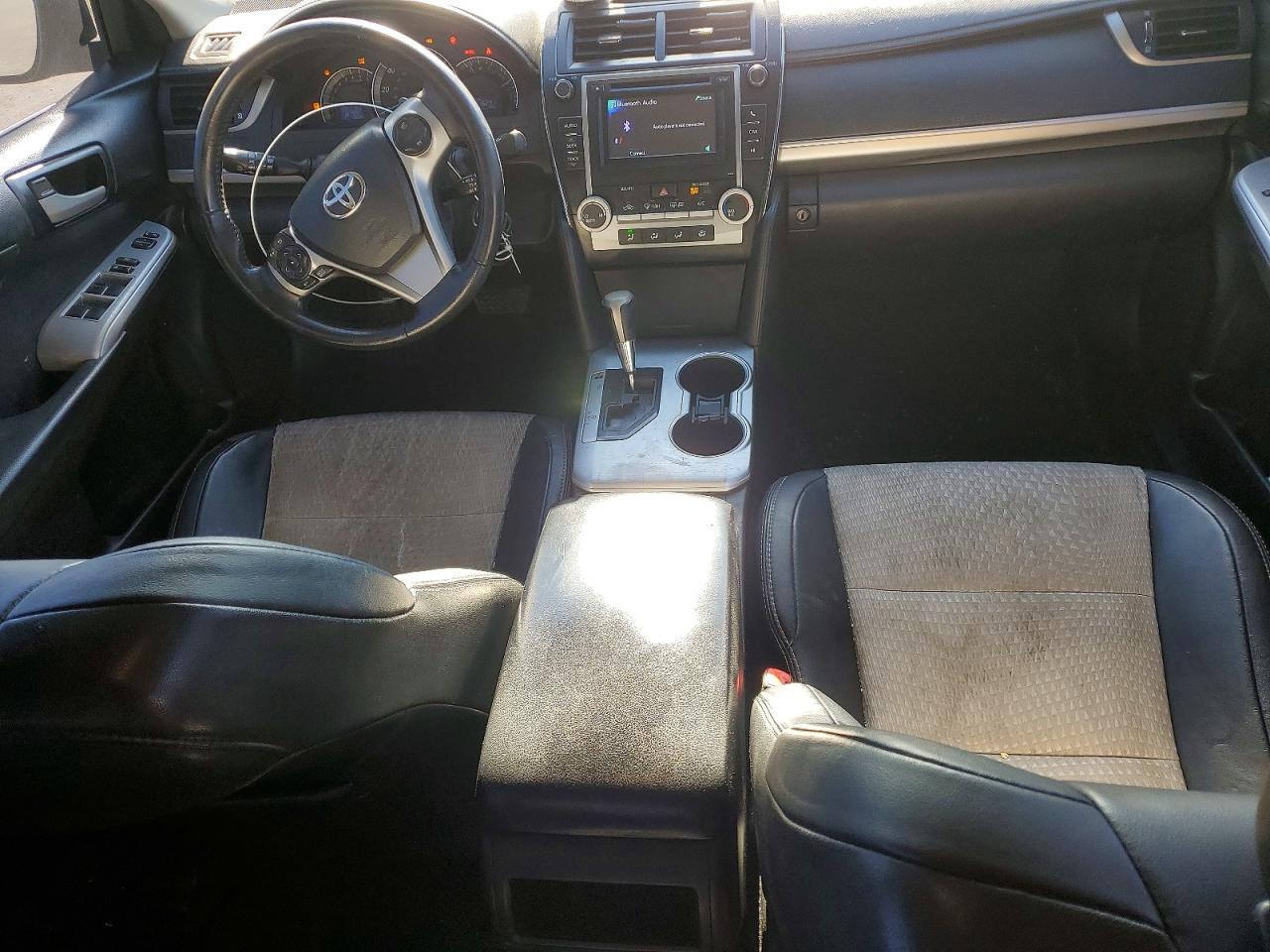 2013 TOYOTA CAMRY SE photo 15