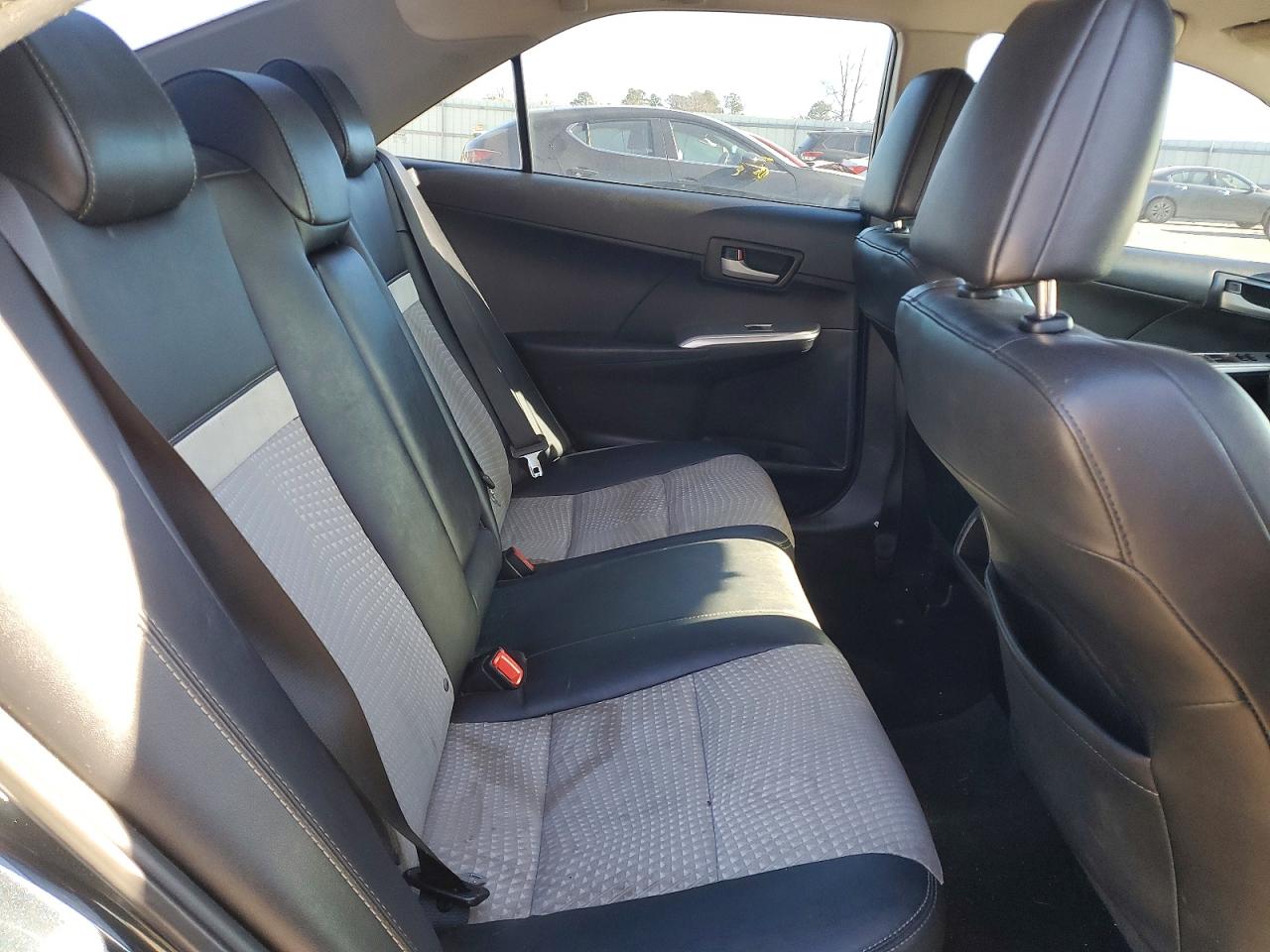 2013 TOYOTA CAMRY SE photo 19