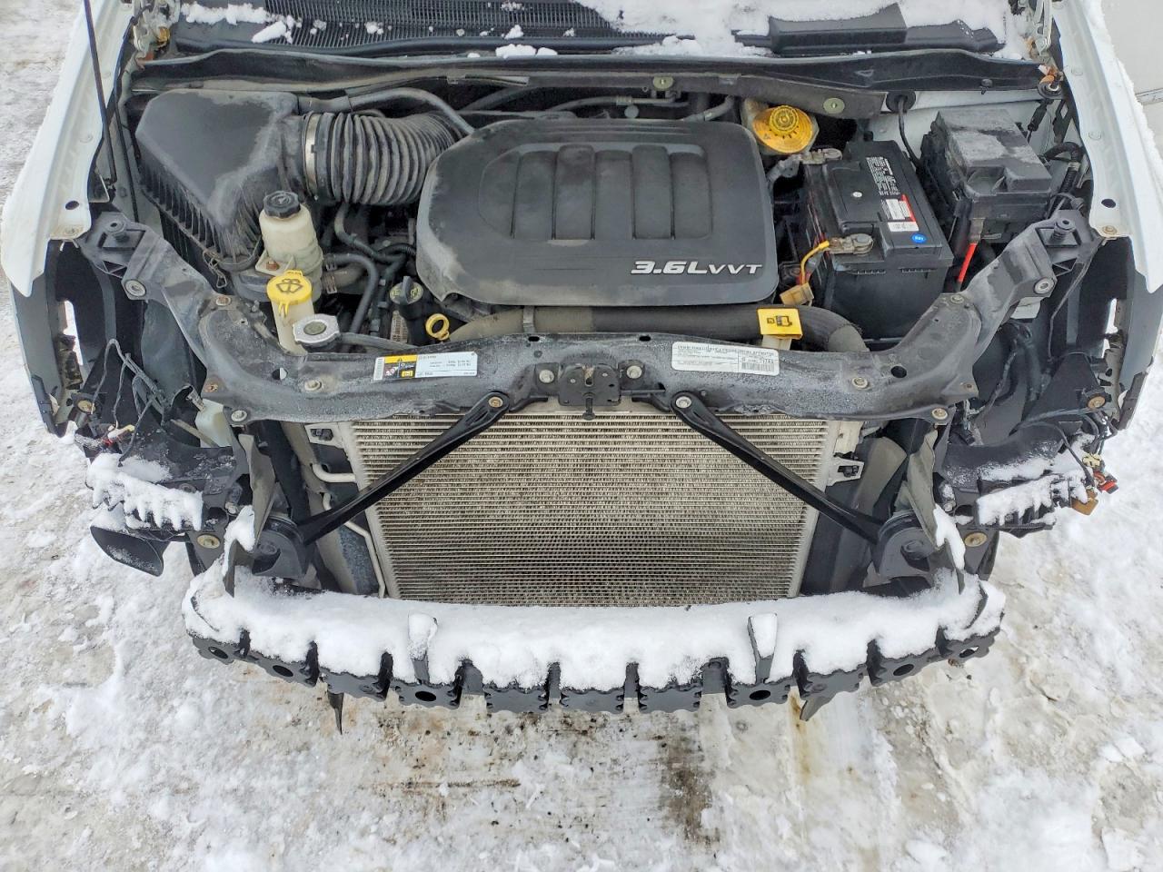 2015 CHRYSLER TOWN & COUNTRY TOURING L photo 12